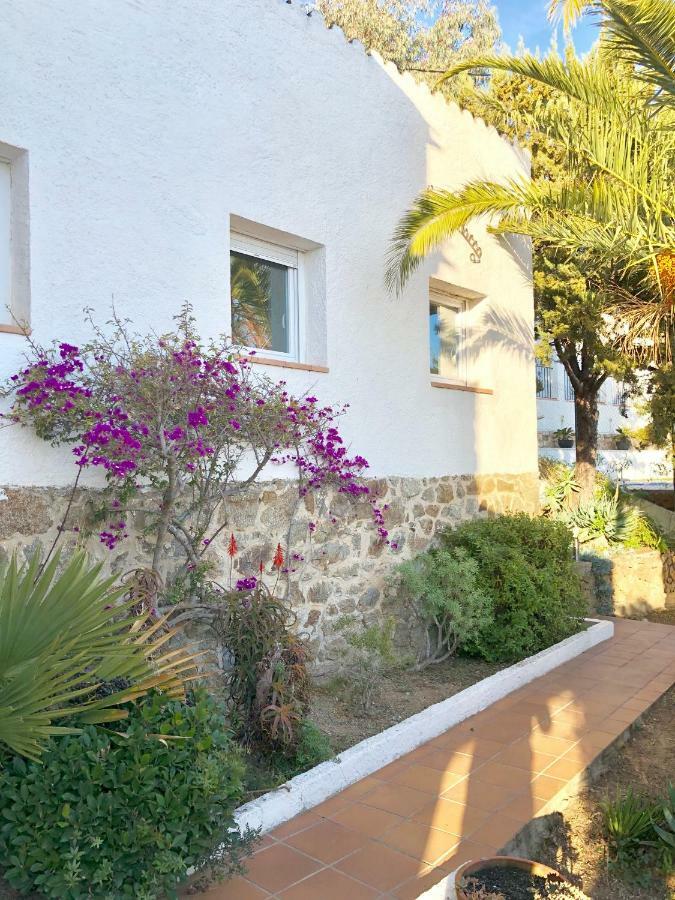 Chalet Doble Almadraba Villa Roses Exterior photo