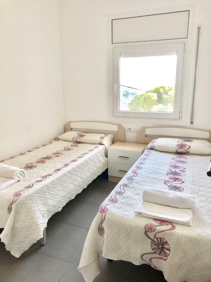 Chalet Doble Almadraba Villa Roses Exterior photo