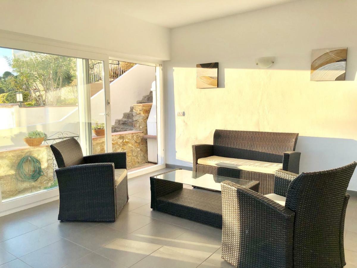 Chalet Doble Almadraba Villa Roses Exterior photo