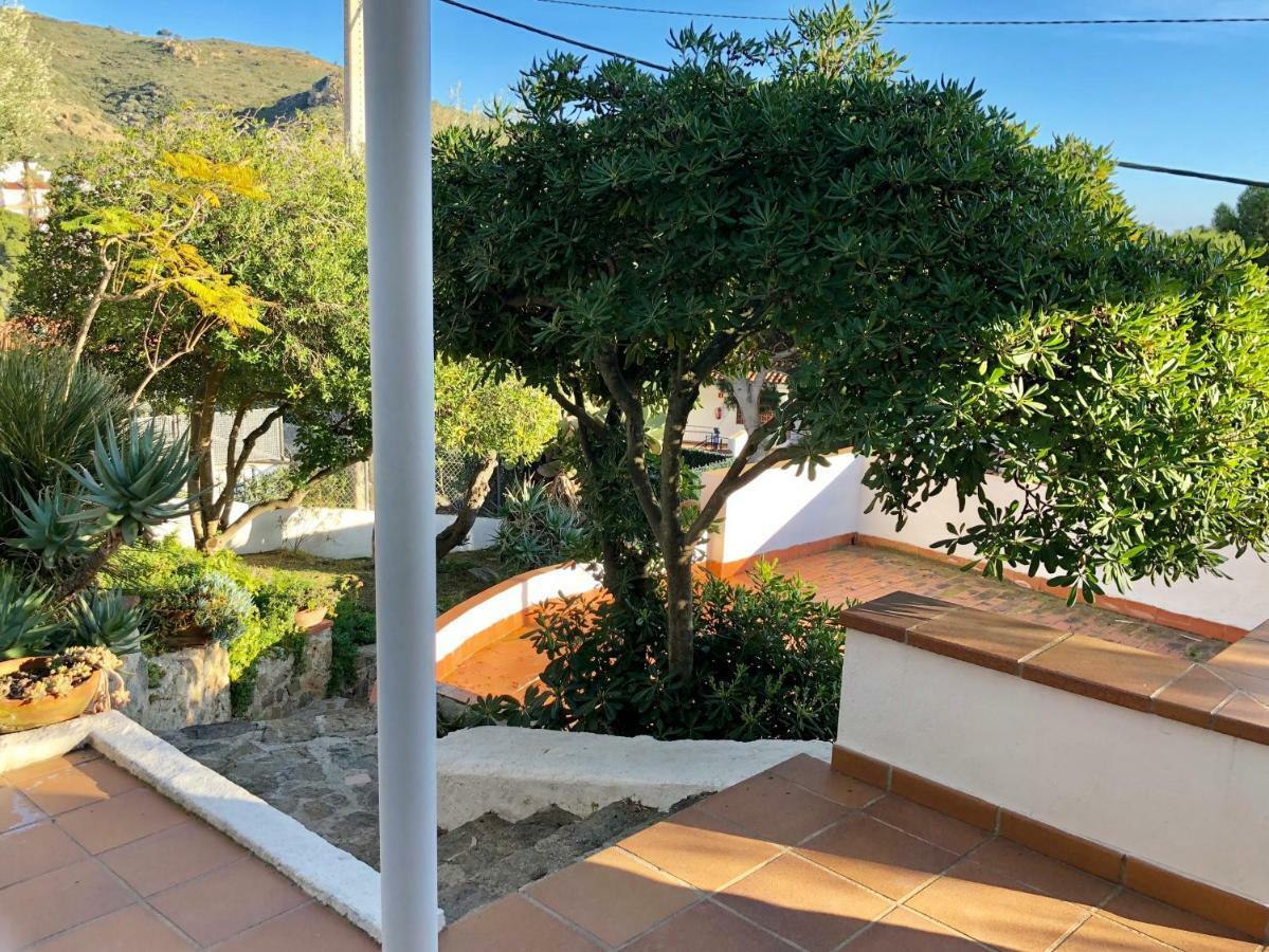 Chalet Doble Almadraba Villa Roses Exterior photo